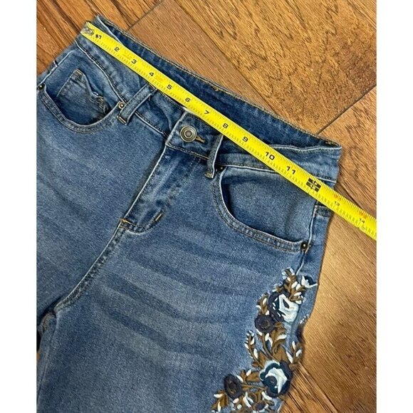 Western Tantrums Blue Denim Jeans Embroidered Floral Sz 4 - Picture 4 of 6